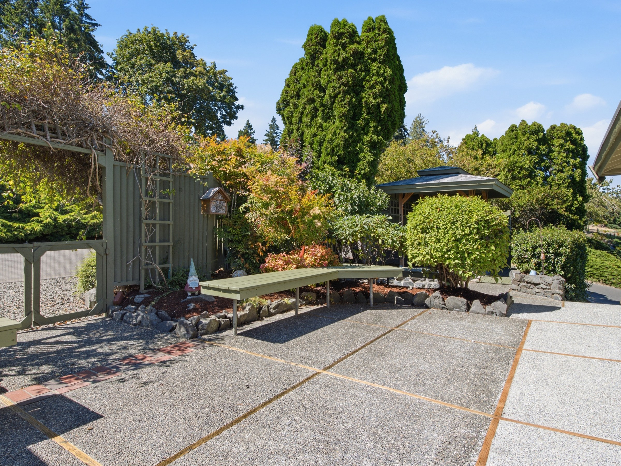 Private landscaped garden courtyard at a Port Orchard residential property